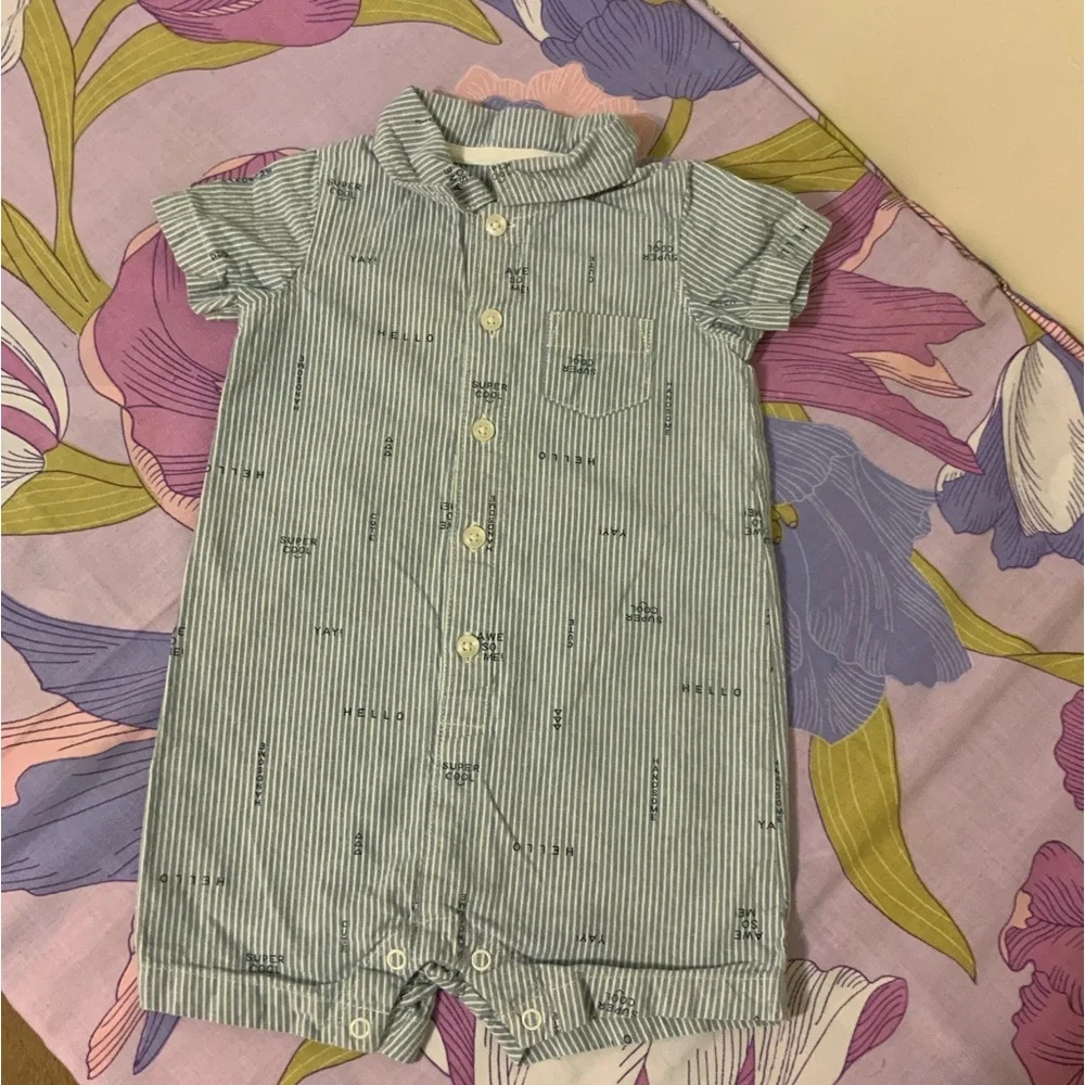 NWOT Carter’s Toddler Boy button Down Blue/white Romper , Awesome, Hands…